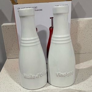 Le Creuset stoneware oil and vinegar set